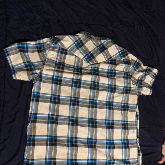 Aeropostale’s button up short sleeve - Picture 3 of 3